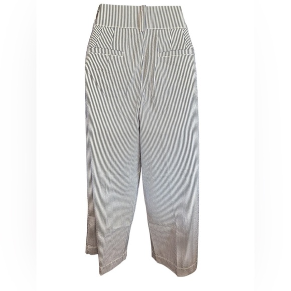 Ann Taylor LOFT Julie / Seersucker Stripe High Waist Crop Capri Pants / Size 2 - Picture 6 of 9